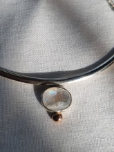 Load image into Gallery viewer, Cuff necklace in Moonstone
