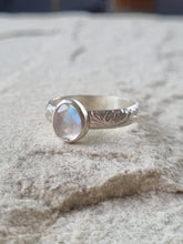 Load image into Gallery viewer, Moonstone Leafy Band Ring
